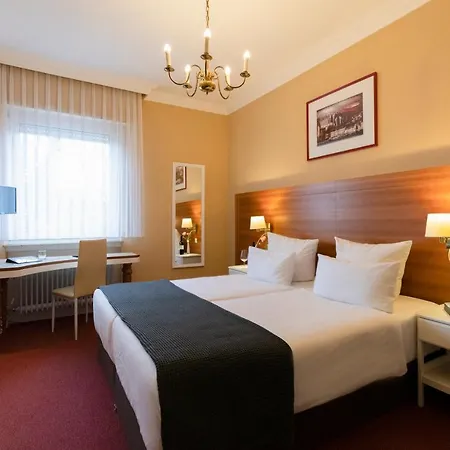 Kleiner Riesen فندق